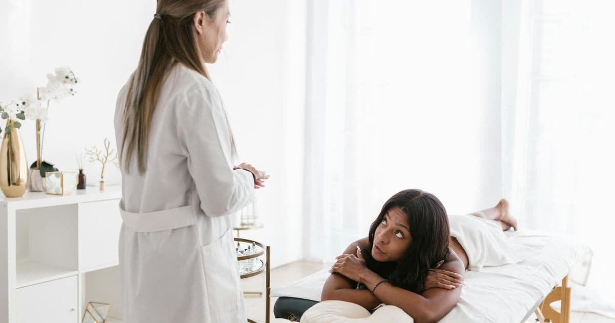 Clinical therapist conducting a diagnostic session